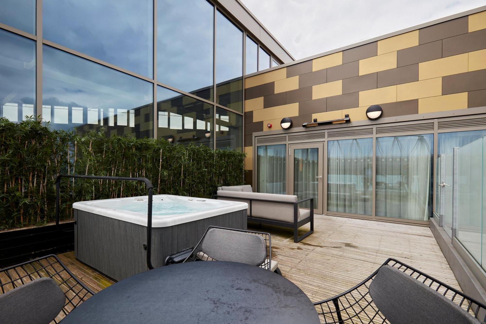 Voco Leicester By Ihg Exterior photo